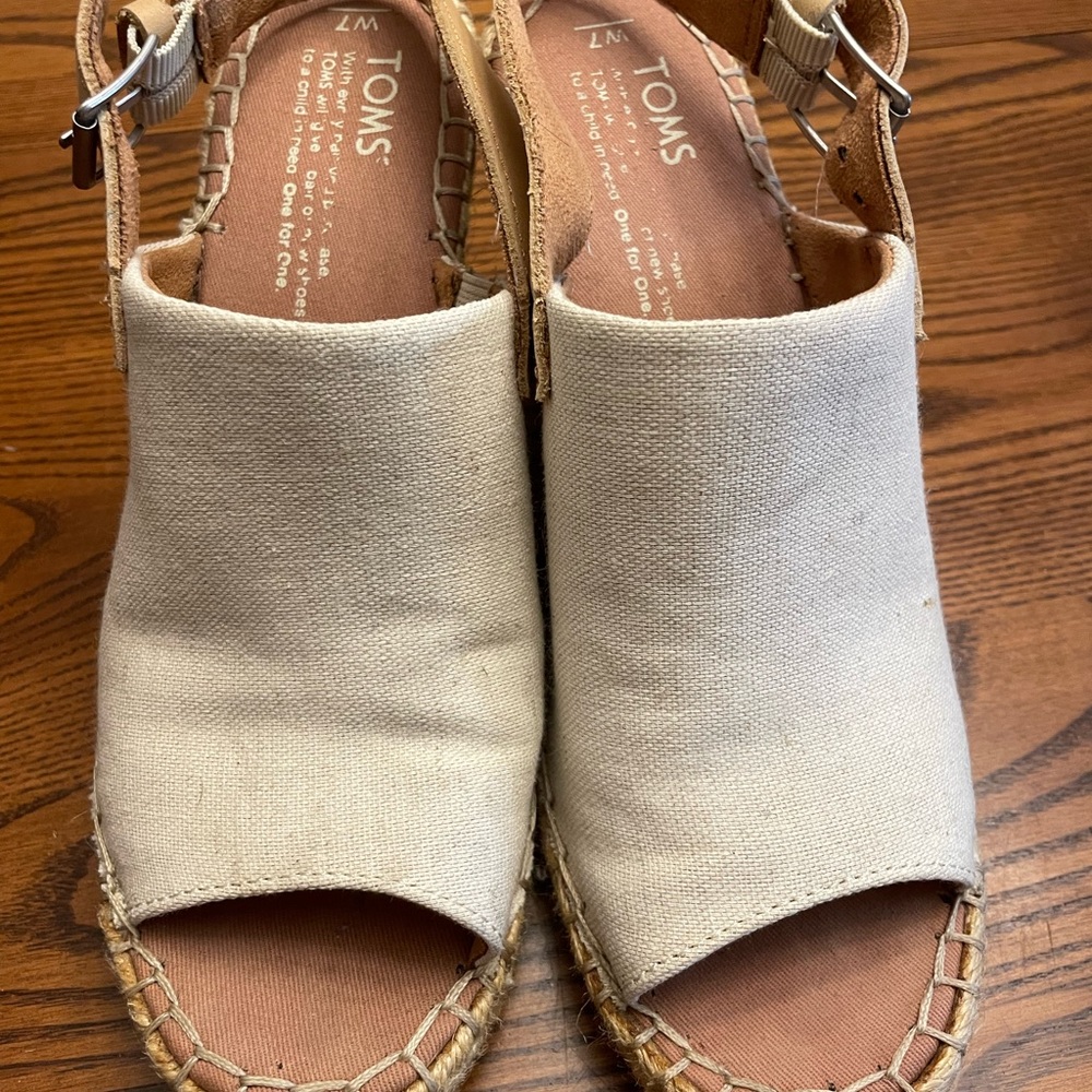 Classic Tom’s wedge platform sandals